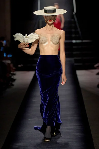 Look 32